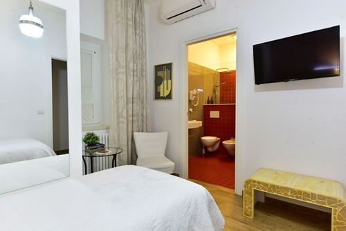 Interno 45 - Camera Antilia