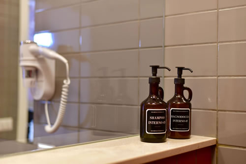 Interno 45 - Camera Antilia