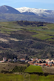 Lagopesole - Il paesaggio del Vulture image
